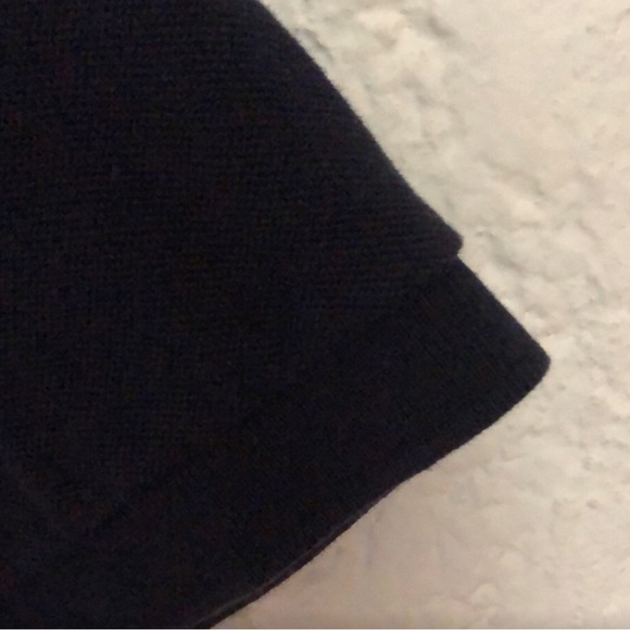 French connection.  Black short sleeve button down.  Great condition! - Picture 4 of 4